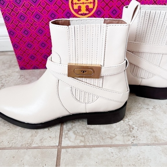 NEW IN BOX TORY BURCH T-HARDWARE CHELSEA BOOT size 7 - Picture 11 of 14